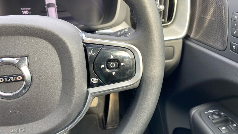 Volvo XC60 2.0 B5P Plus Dark 5dr AWD Geartronic Petrol Estate